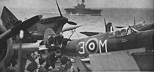 Spitfire-hävittäjiä USS Waspin kannella