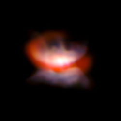 ESOの超大型望遠鏡VLTによるとも座L2星の撮像。