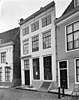 Huis met geverfde lijstgevel