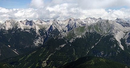 The western Hinterautal-Vomper Chain seen from the Erlspitze