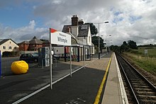 The station in 2006 looking east.