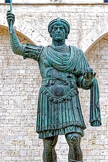 Marcian is thought by some scholars to be the emperor represented as the " Colossus of Barletta "