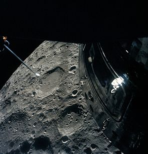 Apollo 13:n miehistön ottama kuva Kuusta ohilennon aikana.