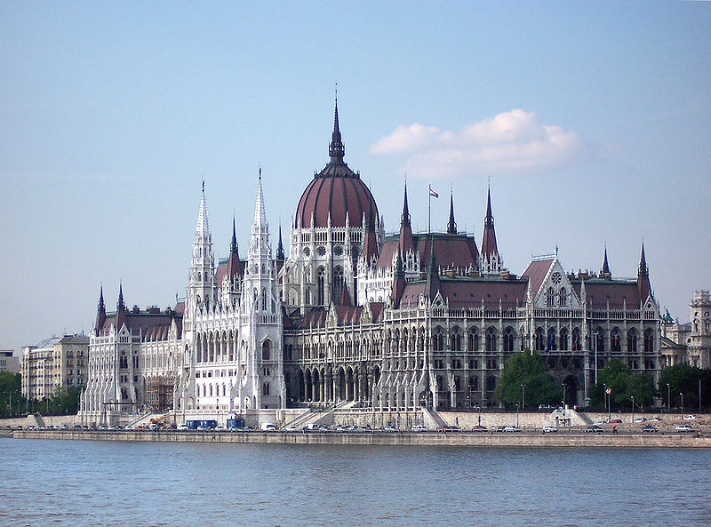 800px-Budapest_Parlament1.jpg
