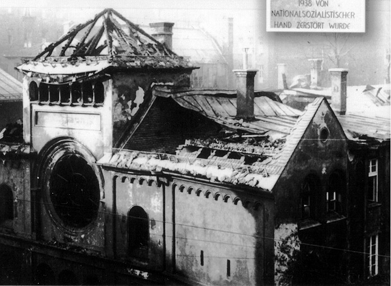 File:Destroyed Ohel Yaaqov Synagogue.jpeg