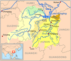 Térkép a Tungting-tóról és a folyókról, melyek táplálják.