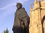 Statuo de Francisco de Vitoria ĉe San Esteban, Salamanca