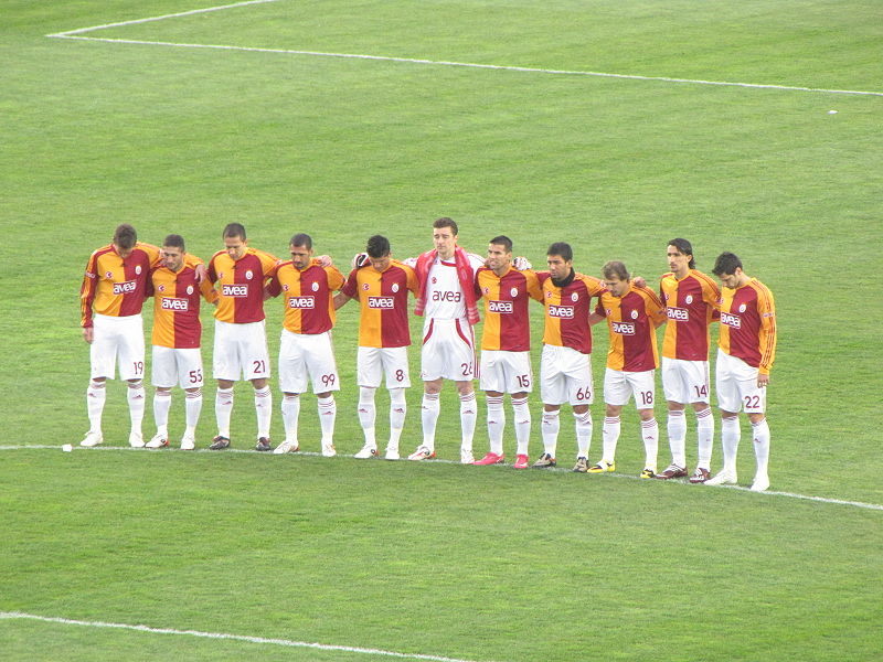 800px GalatasaraySKFootballTeam