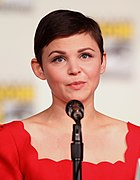 Ginnifer Goodwin interprète Mary Margaret Blanchard / Blanche-Neige.