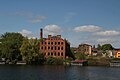 ehemalige Tuchfabrik mit Produktionsgebäude, Trafostation, Schornstein, Fachwerkspeicher und zweigeschossigem Heizhaus