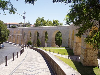 400px-Karinecyril_coimbra_aqueduc.jpg