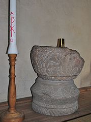 Dopfunt utförd av Njudungsgruppen daterad till 1100-talet.