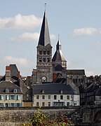 La iglesia Notre-Dame vista desde el Loira