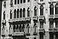 Palazzo Barbaro a San Vidal, particolari della facciata. Foto di Paolo Monti, 1969