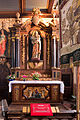 La bannière de saint Pierre devant l'autel de saint Joseph