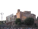 Vestiges du temple de Vénus et de Rome.