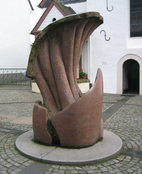 488px-Skulptur_evkirche.jpg