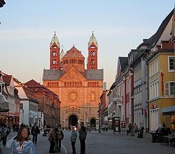 Speyer: Maximilianstraße with cathedral in the background