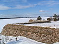 Muraille entourant presque entièrement la forteresse.