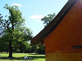 Tellow-washed house in Søndermarken, Copenhagen.jpg