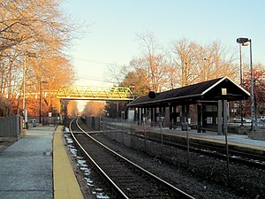 West Natick station facing east, January 2015.JPG