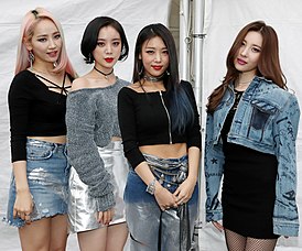 Wonder Girls в сентябре 2016 года. Слева направо: Еын, Херим, Юбин и Сонми