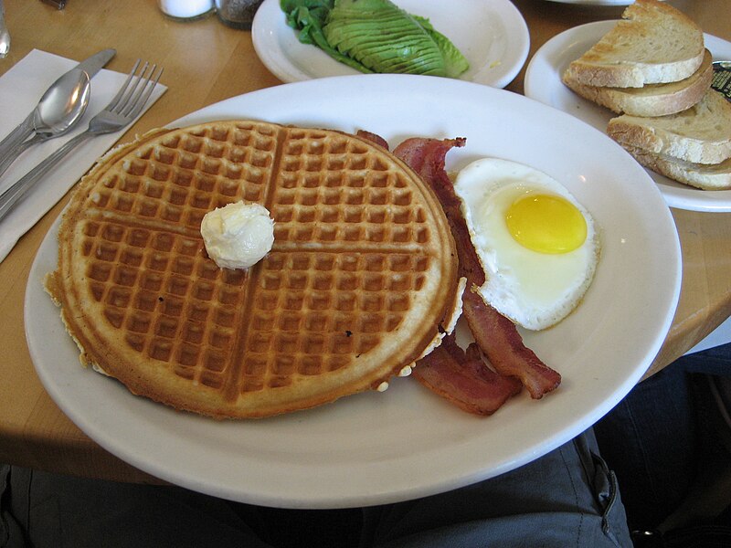 800px-American_Breakfast.jpg