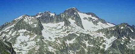 Le pic du Balaïtous (3 144 m) constitué de roches granitiques du Paléozoïque.