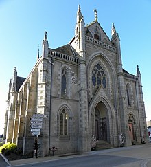 Ang Simbahan sa Saint-Pierre, sa Bourgon