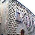 Casa de los Picos, "Gótico isabelino" (Segovia, último tercio del siglo XV).