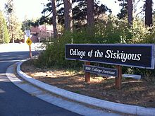 Колледж Siskiyous sign.jpeg