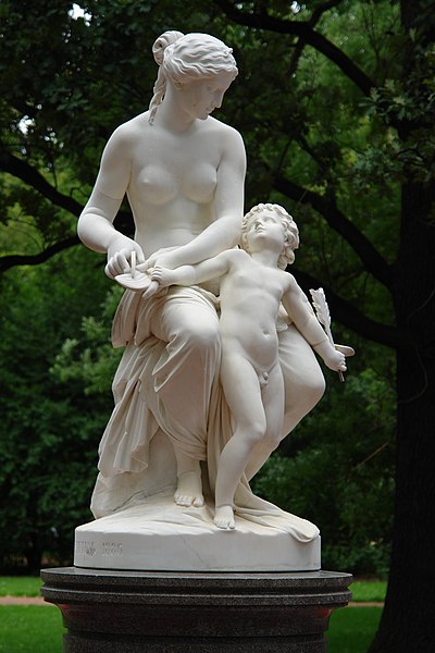 File:Dresden-Venus-Amor.jpg