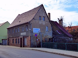 Färberei Hauptvogel (Ortrand) (2018; Zukunft offen, aber Nachtigall, ick hör dir trapsen)