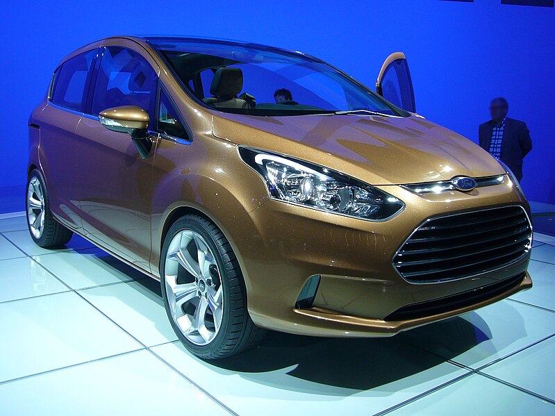 799px-Ford_B-MAX_Concept_%28front_quarte