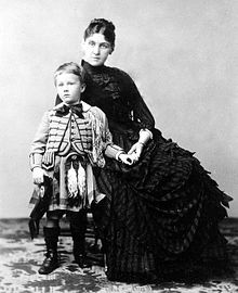 Franklin Delano Roosevelt with his mother Sara, 1887.jpg