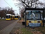Zwei Flexity-Triebwagen (F8Z) auf den Linien 50 und M13 an der Endhaltestelle Virchow-Klinikum, 2020