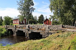 Museosiltana tunnettu Harrströmin kivisilta.