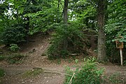 Der noch sichtbare Turmhügelrest der Burg zu Berge