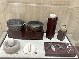 Artifacts from Sumhuram, Oman 1. cooking pots (2nd cent. BC) 2. jar (3rd cent. AD) 3. Mortar (1st cent. BC) 4. whetstones and Iron knifes (1st and 2nd cent. BC) 5. Needles (1st cent. AD). 6. bone awl (2nd cent. BC) 7. weights and spindle whorls