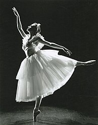 La ballerina Jocelyn Vollmar nei panni di Myrthe in Giselle, San Francisco Ballet, 1947