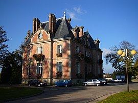 Château de la Beausserie, town hall