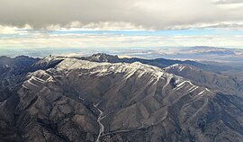 Гора Чарлстон и каньон Форель aerial.jpg
