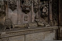 Estátua jacente de D. Sancho I, 1518-1522, calcário, igreja do Mosteiro de Santa Cruz, Coimbra