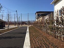 自転車歩行者専用道路として整備された駅跡地。ときめき駅側を望む。（2017年4月2日）