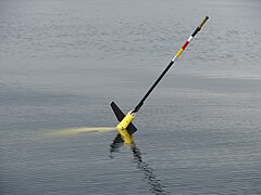 Um Seaglider na superfície entre os mergulhos.