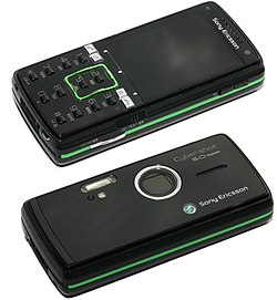 Sony Ericsson K850 (Luminous Green), přední a zadní.jpg