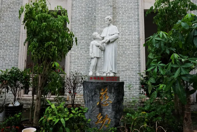 File:St. Dominic's Cathedral Fuzhou Statue of St. John Bosco.webp