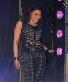 Vanessa Kraven at Smash 2015.jpg