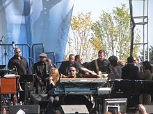 Crow with Stevie Wonder at the dedication concert for the Martin Luther King Jr. Memorial on October 16, 2011. 20111016 Sheryl Crow and Stevie Wonder at the MLK Memorial dedication concert.jpg