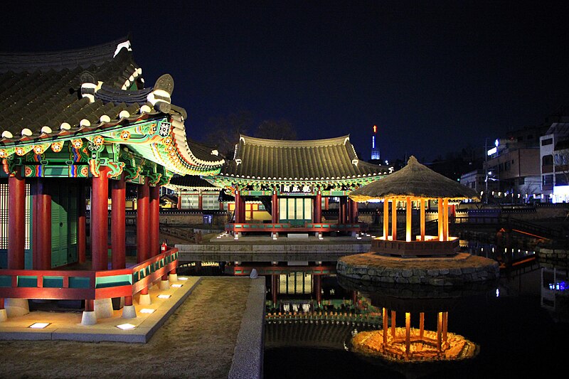 파일:Back Garden of Gangwongamyeong in night.jpg